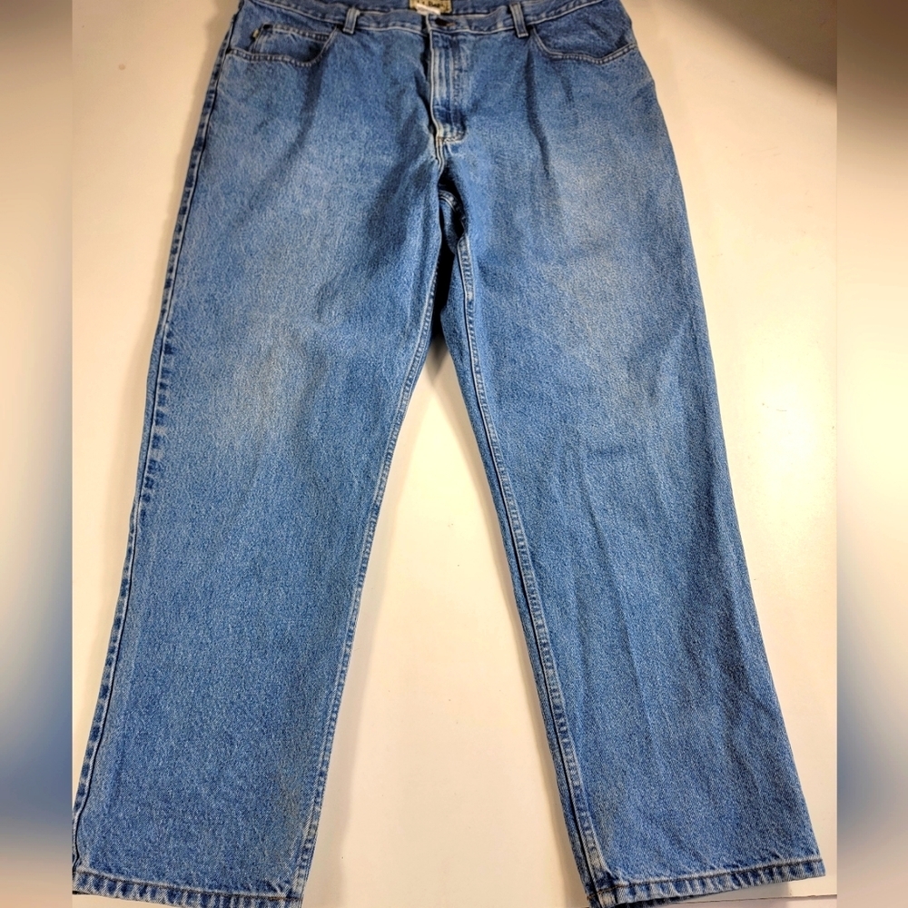 LL Bean Mens Natural Fit Jeans 42x32 EUC Casual Work Travel Comfort Jeans ^